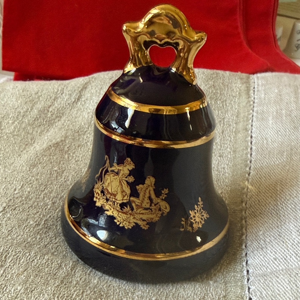 Limoges Castel France 22k gold Gold Decorative Bell Courting romantic scene